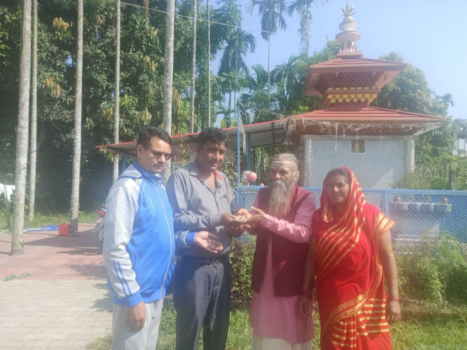 सहारा पत्रकार उपचार कोषलाई ब्यासाचार्य खतिवडाद्वारा नगद सहयोग