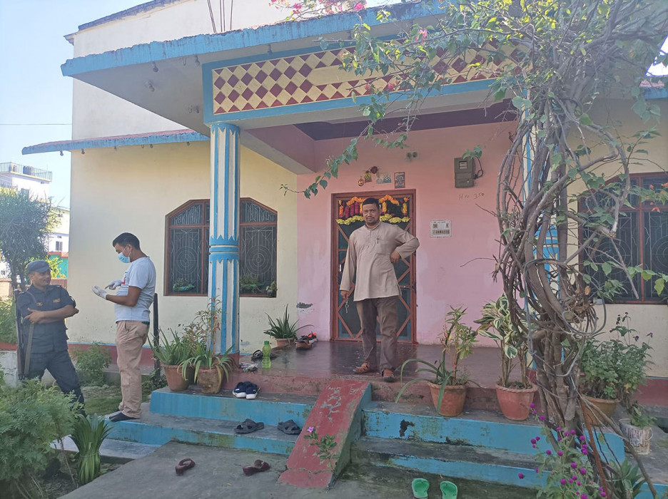 टीका लगाउन गएको बेला देउवाको घरमा चोरी