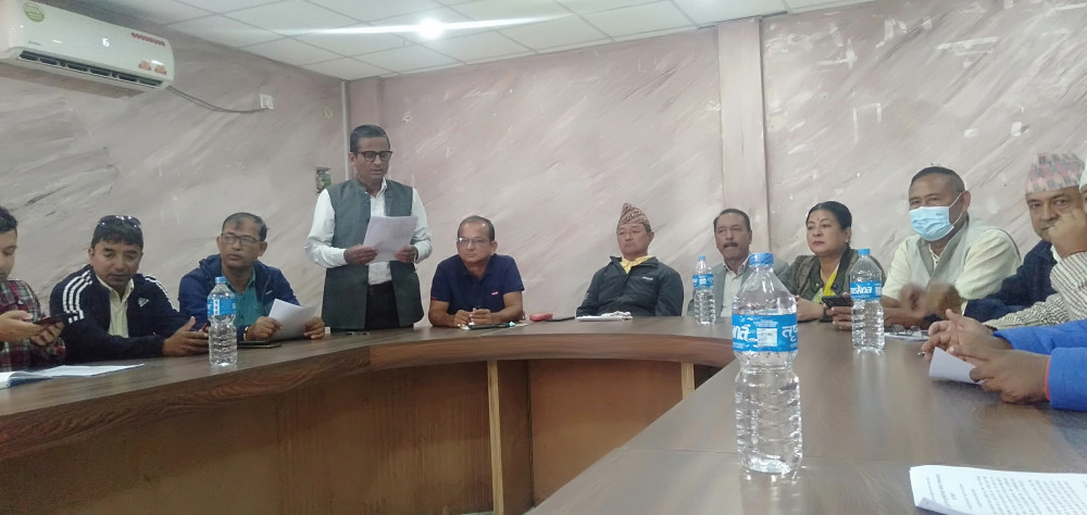 थेवेलाई सभापति बनाउने सहमति नभएको कट्टेल निकट नेताहरुको स्पष्टोक्ति