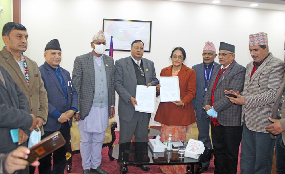 शिक्षकलाई निजामती सरह सुविधा दिने सहमति