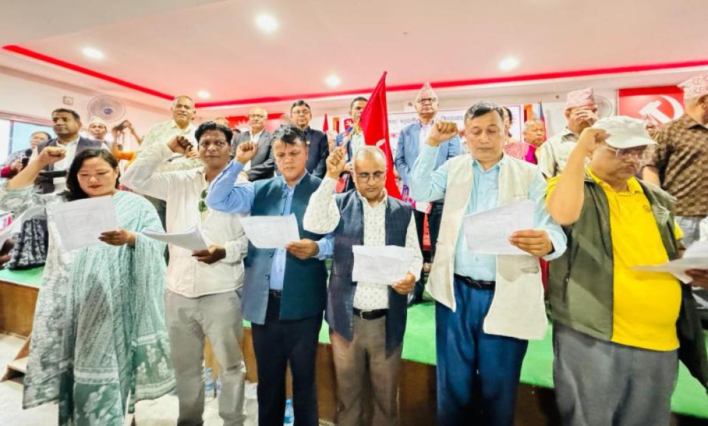 एमाले झापाको नयाँ नेतृत्वको घोषणा तथा सपथ ग्रहण सम्पन्न