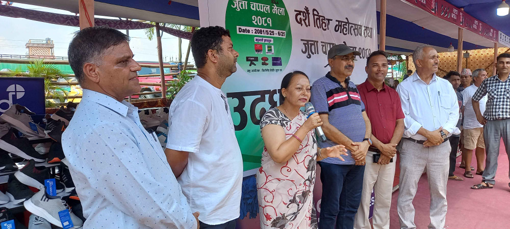 बिर्तामोडमा जुत्ता चप्पल मेला शुरु, ५० प्रतिशतसम्म छुट पाइने