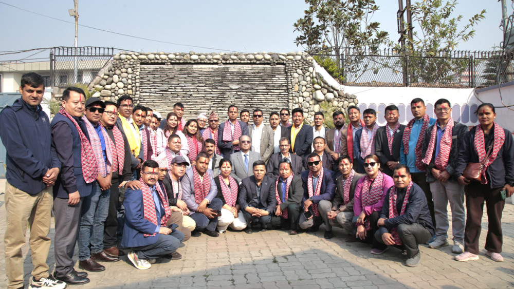 प्रेस सेन्टरको नवनिर्वाचित समितिलाई प्रचण्डले दिए बधाई