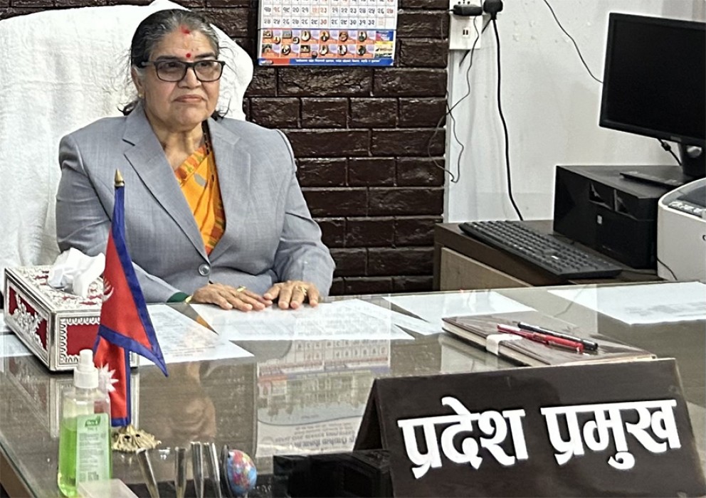 पदीय मर्यादा भुल्दा मधेश प्रदेश प्रमुखको पद चैट
