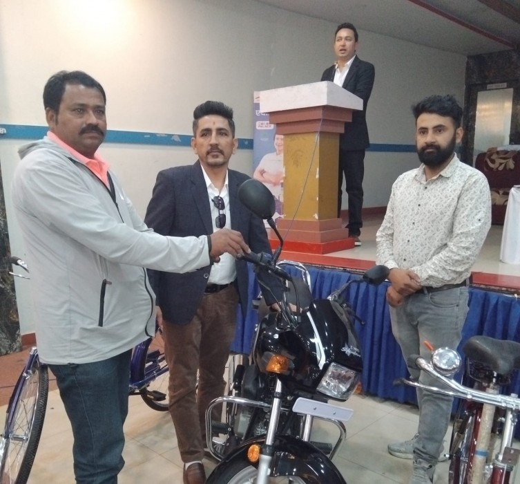 बिर्तामोडमा एपोलो पेन्ट्सको पेन्टर मिट सम्पन्न