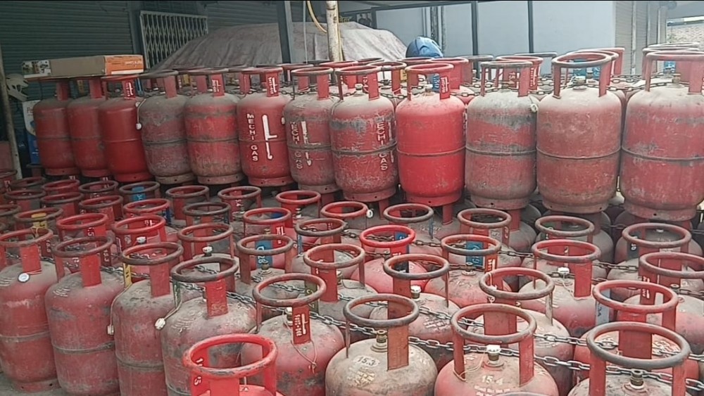 भोलिदेखि आधा सिलिण्डर ग्यास बिक्री गरिने