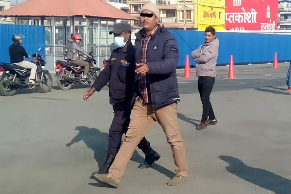 भाईको नाममा ट्रायल दिने दाजु पक्राउ