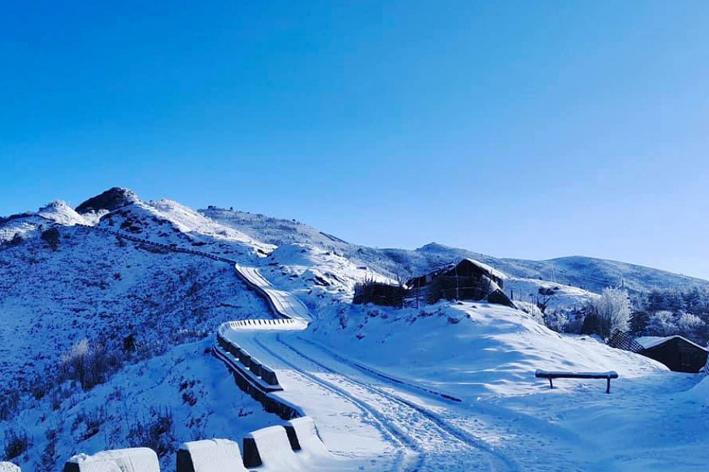 इलामको उच्च पहाडी क्षेत्रमा हिमपात हुँदा जनजीवन प्रभावित