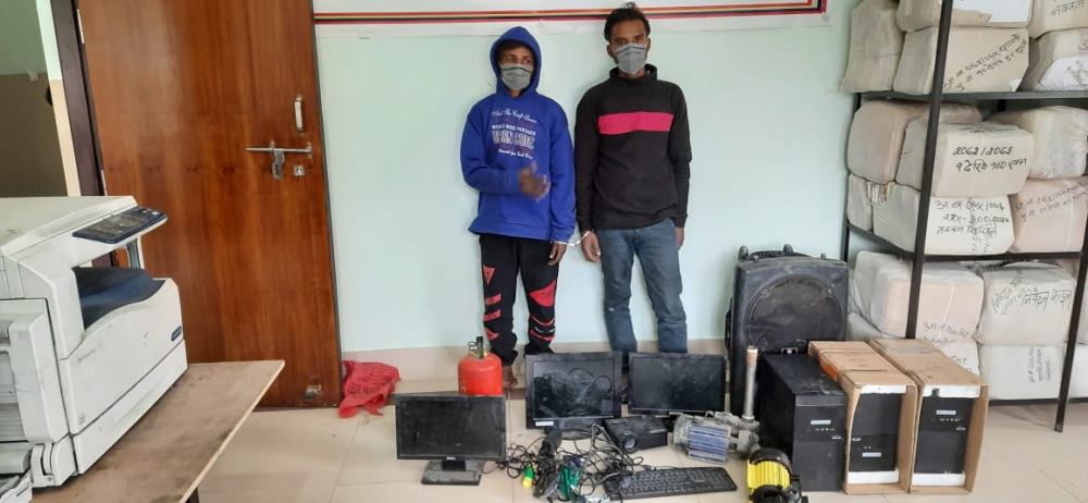 कम्प्युटर चोरी गरेको आरोपमा दुई जना पक्राउ
