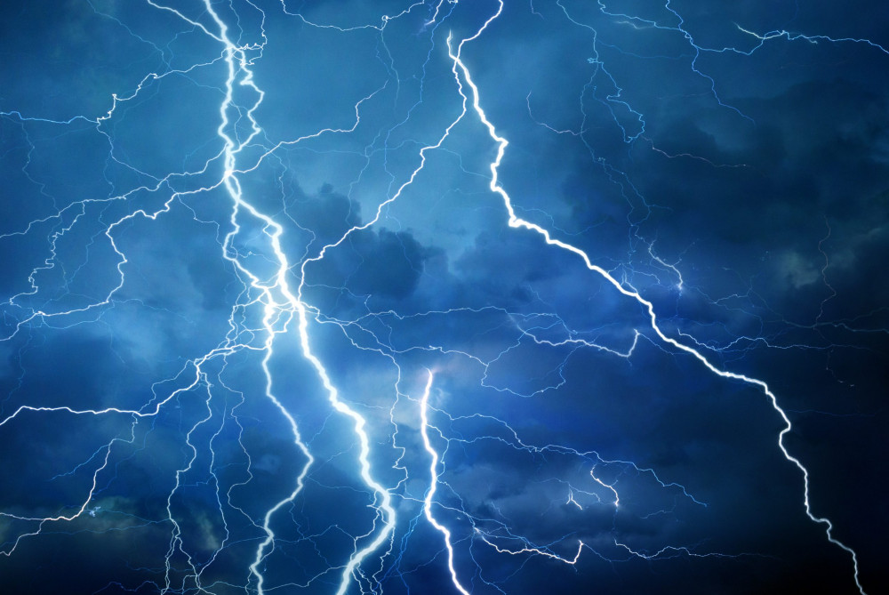 झापामा चट्याङले लागेर महिलाको मृत्यु