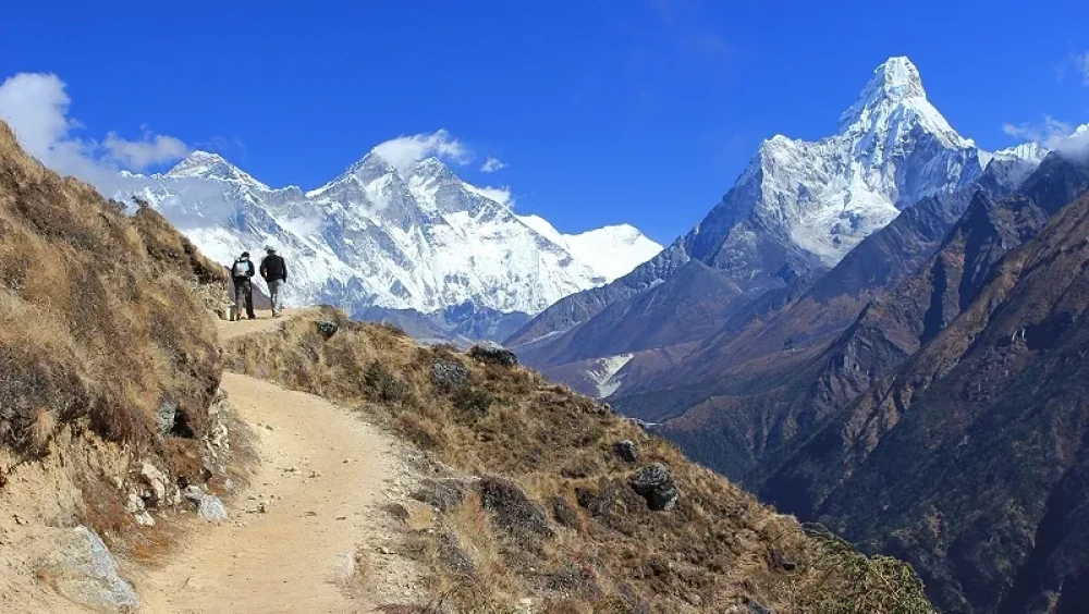 सगरमाथा क्षेत्रमा पर्यटक एक्लै हिड्न नपाउने