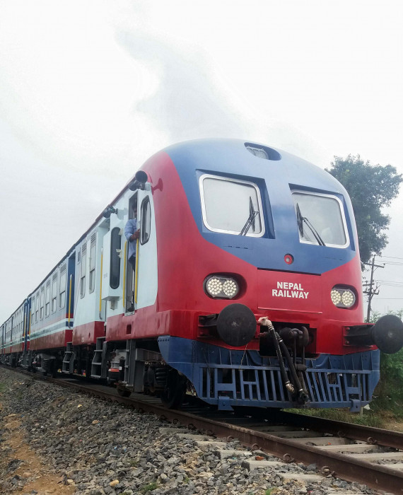रेल चलाउन जान्ने नेपाली जनशक्ति नभएपछि भारतीयको समय थप