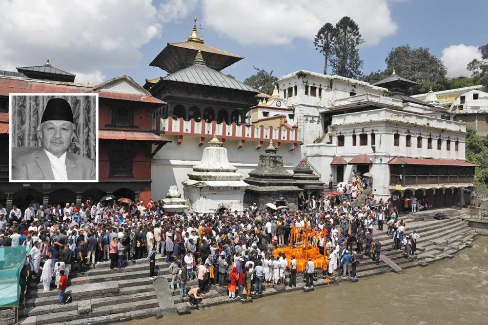 राजकीय सम्मानका साथ नेम्बाङको पशुपतिमा अन्त्येष्टि