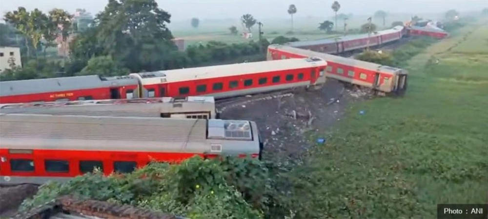 कामाख्या जाँदै गरेको रेल दुर्घटनामा परी ६ जनाको मृत्यु, कैयन् घाइते