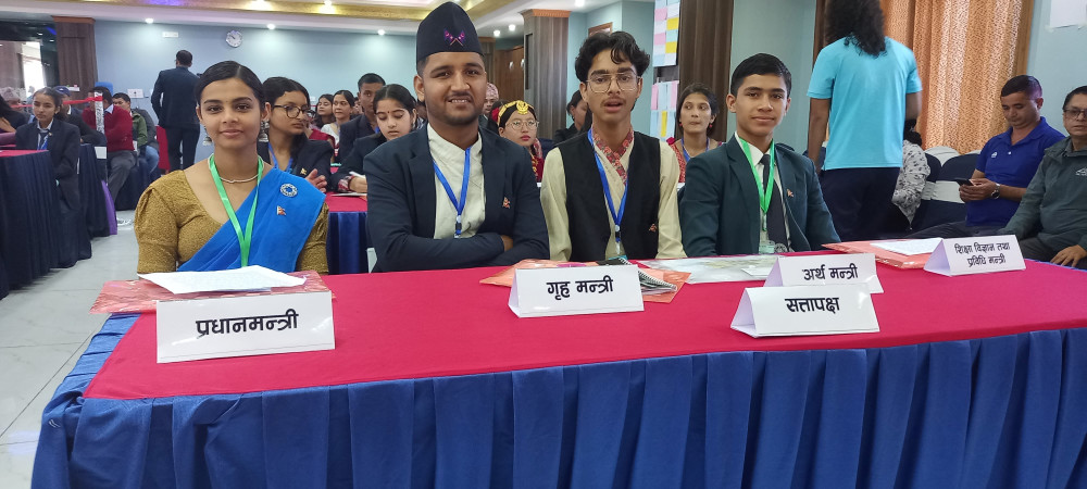 १७ बर्षीया जुनु बनिन् ‘नमुना युवा प्रधानमन्त्री’