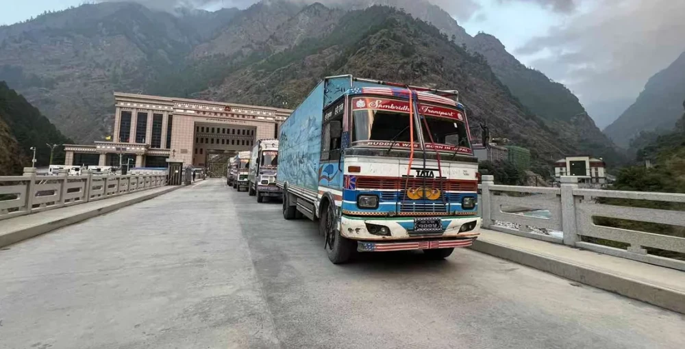 चीनले दिएको राहत सामाग्री आइपुग्यो, भूकम्प प्रभावित क्षेत्रमा पठाइँदै