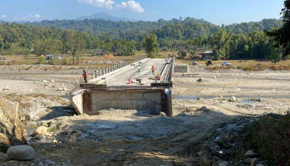 मदन भण्डारी राजमार्गअन्तर्गत झापा–सुनसरी खण्ड धमाधम निर्माण हुँदै