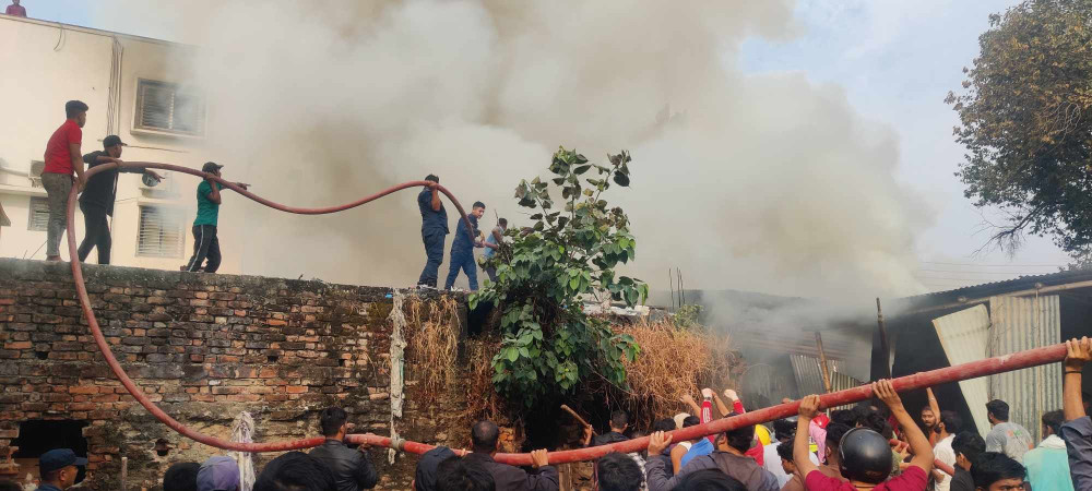 कवाडी गोदाममा आगलागी हुँदा दुई जनाको मृत्यु