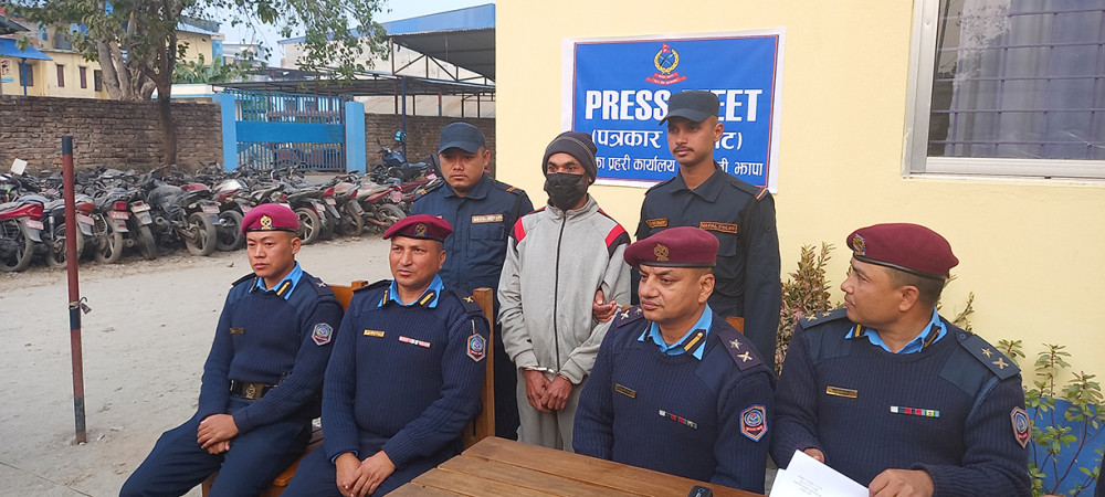 शारीरिक सम्पर्क अस्वीकार गर्दा मारिइन् माया