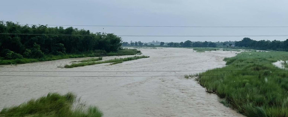पानीको सतह बढेसँगै निन्दा खोलामा साइरन बज्यो