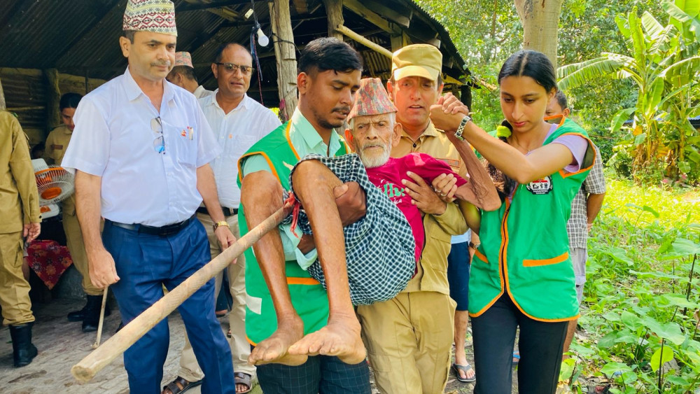 तीन जना बेसहाराको बिर्तामोडबाट उद्वार