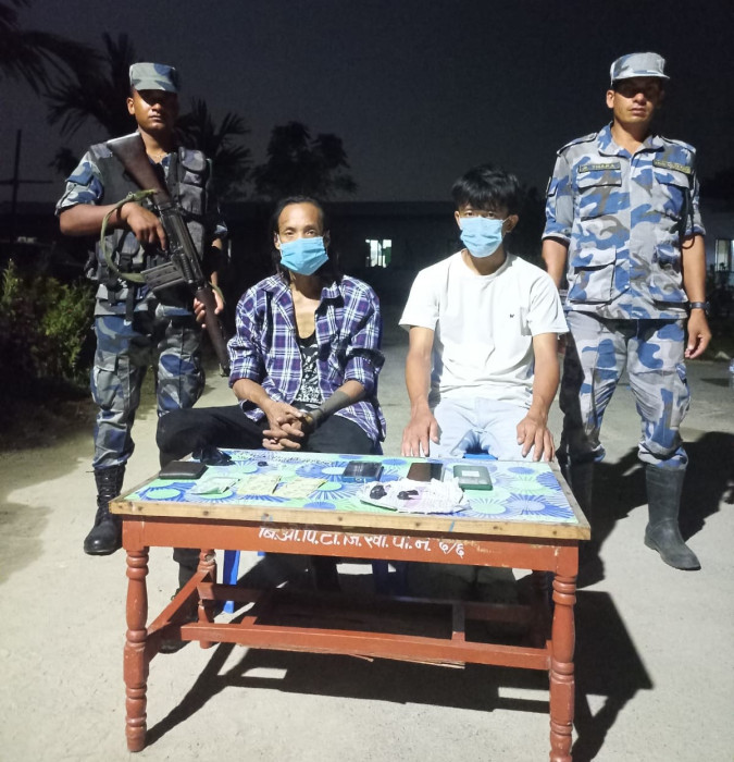 सशस्त्र प्रहरीद्वारा दुई जना लागूऔषध कारोबारी पक्राउ