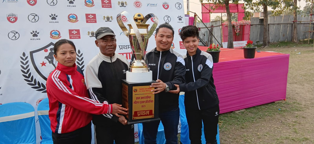 महिला फुटबलको उपाधि जित्ने आ-आफ्नै दाबी