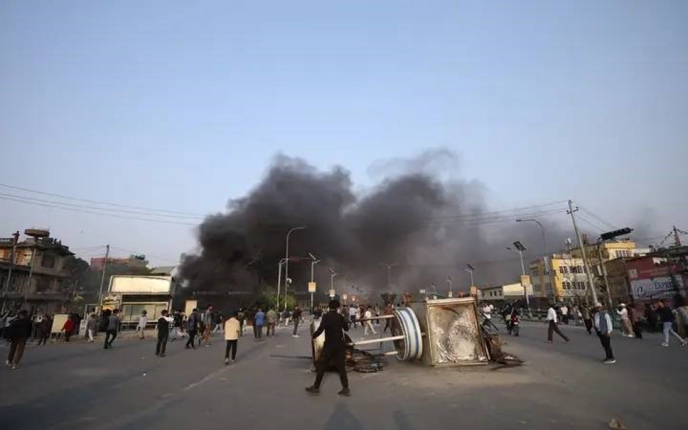 राजावादी आन्दोलनका समर्थकद्वारा लुटपाट र आगजनी