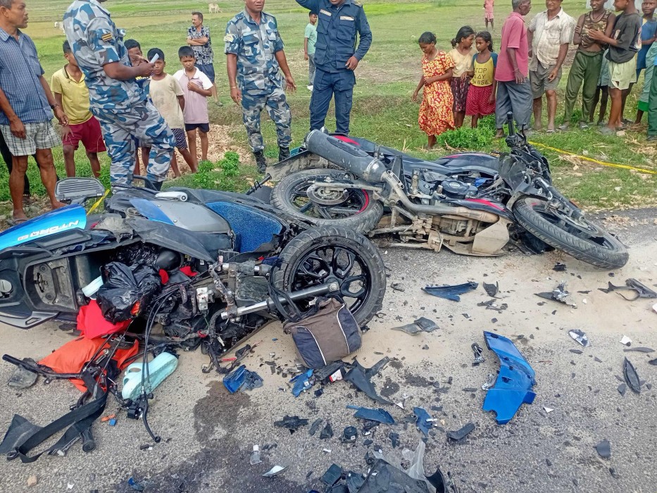 बाइक र स्कुटर ठोक्किँदा दुई जनाको मृत्यु, दुई जना गम्भीर घाइते