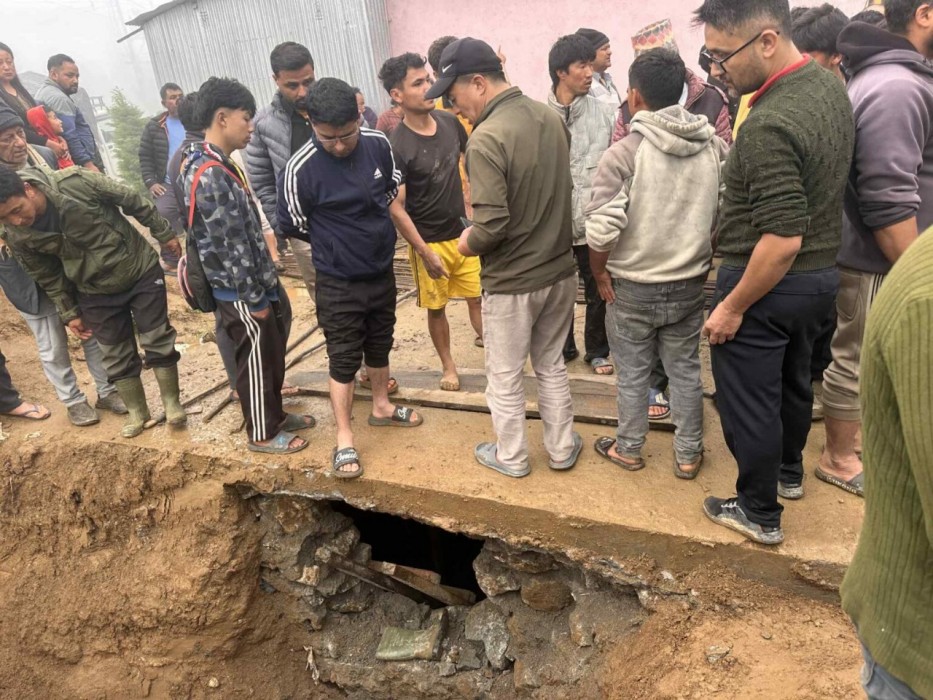 पाँचथरमा सेप्टी ट्याङ्कीको सर्टिङ्ग खोल्न छिरेका कामदार बेहोस