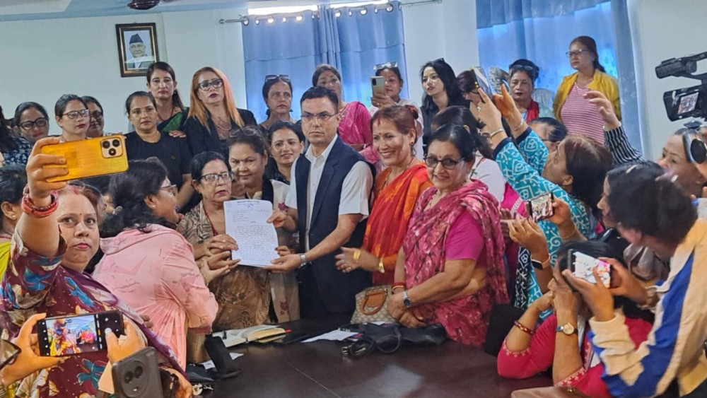 बहुविवाहसम्बन्धी ल्याइन लागेको कानून रोक्न माग ज्ञापन पत्र