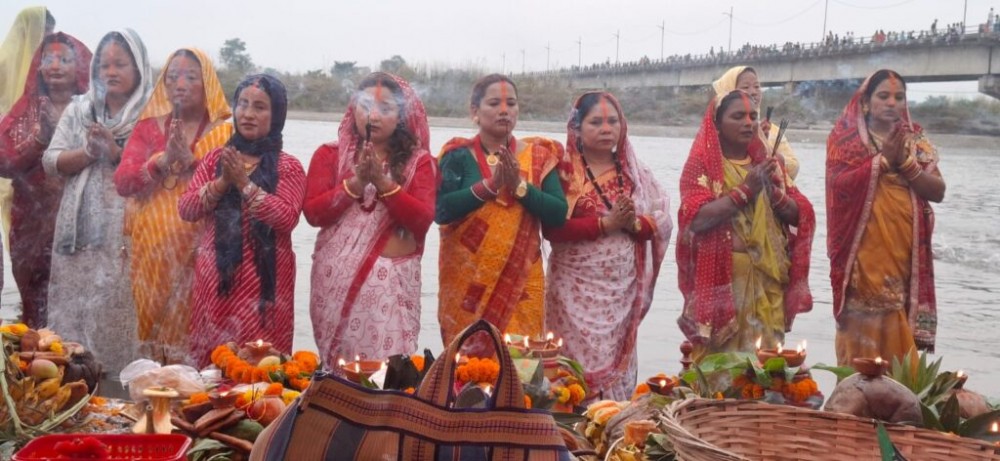 उदाउँदो सूर्यलाई अर्घ्य दिएर सकियो छठ