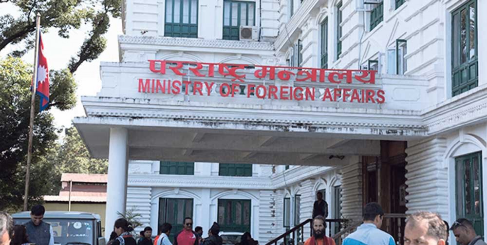 ६ जना राजदूतले दिए राजीनामा
