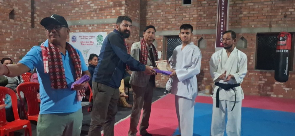 भिक्ट्री मार्सल आर्ट्सद्वारा ग्रेड वृद्धिको प्रमाण पत्र प्रदान